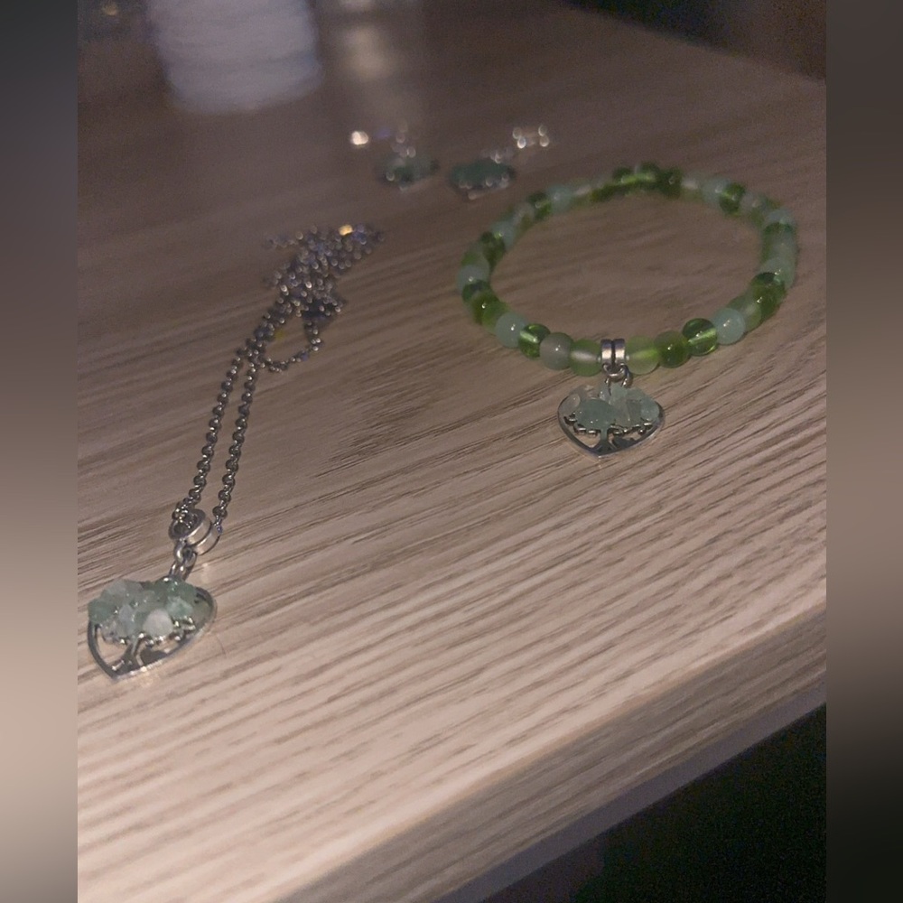 HANDCRAFTED 4pc set of heart shaped tree of life crystal jewelry set